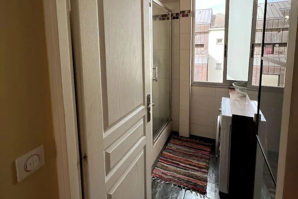 Appartement Flat In The 12Th Arrondissement à Paris France